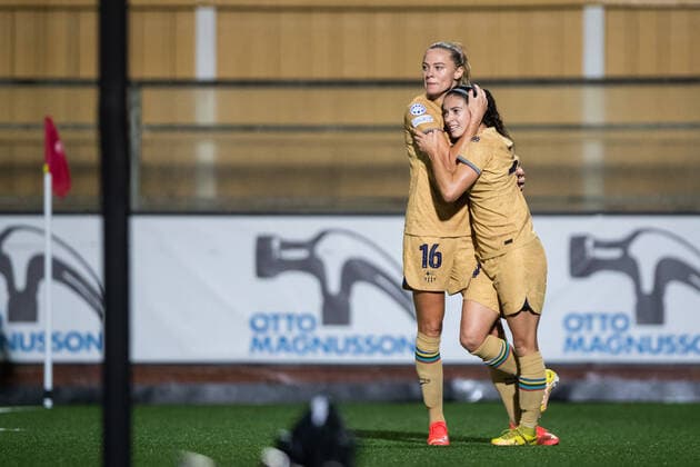 221027 Fridolina Rolfö and Aitana Bonmati of Barcelona celebrate after 0-1 during the UEFA Women s Champions League football match between FC Rosengard and Barcelona on October 27, 2022 in Malmö. Photo: Mathilda Ahlberg BILDBYRAN COP 240 MA0318 fotboll football soccer fotball champions league fc rosengard barcelona dam bbeng jubel Copyright: MATHILDAxAHLBERG BB221027BB623