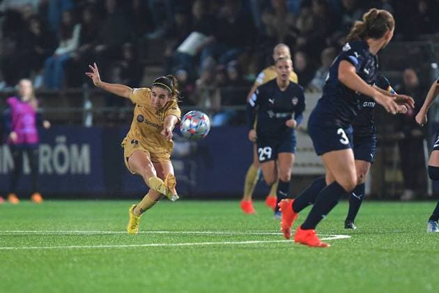 Malmo IP, Malmo , Sweden, Oct 27th 2022: Mariona Caldentey (9 FC Barcelona, Barca scores from half of the pitch in the game in the group stage of UEFA Womens Champions League on October 27th 2022 between FC Rosengard and FC Barcelona at Malmo IP in Malmo, Sweden (Peter Sonander SPP) Copyright: xPeterxSonander SPPx spp-en-PeSo-PSon-20221027-200842_PS_6525