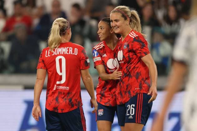 Turin, Italy, 27th October 2022. Lindsey Horan of Lyon celebrates with team mates after scoring to give the side a 1-0 lead during the UEFA Womens Champions League match at Juventus Stadium, Turin. Picture credit should read: Jonathan Moscrop Sportimage EDITORIAL USE ONLY. No use with unauthorised audio, video, data, fixture lists, club league logos or live services. Online in-match use limited to 120 images, no video emulation. No use in betting, games or single club league player publications. SPI-1984-0008