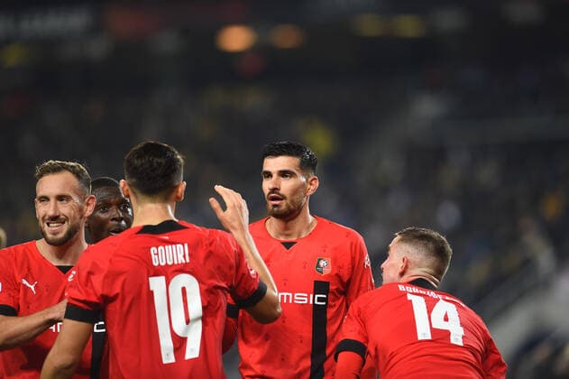 Amine Gouiri of Stade Rennes celebrates after scoring the third goal of his team with teammates during the UEFA Europa League group B match between Fenerbahce and Stade Rennes at Ulker Sukru Saracoglu Stadium in Istanbul, Turkey on October 27, 2022. ( Photo by Seskimphoto ) 