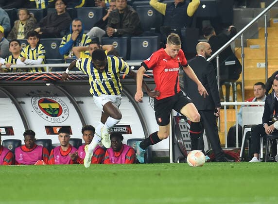 Bright Osayi Samuel (L) of Fenerbahce and of Stade Rennes during the UEFA Europa League group B match between Fenerbahce and Stade Rennes at Ulker Sukru Saracoglu Stadium in Istanbul, Turkey on October 27, 2022. ( Photo by Seskimphoto ) 