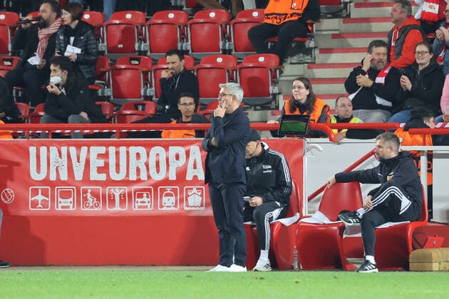 DEU, Europa League, 1.FC Union vs. SC Braga, 27.10.2022, Stadion Alte Foersterei, Berlin, DEU, Europa League, 1.FC Union vs. SC Braga, im Bild: Cheftrainer (Head Coach) Urs Fischer(1.FC Union Berlin), Co-Trainer Markus Hoffmann (1.FC Union Berlin),. Co-Trainer Sebastian Boenig (1.FC Union Berlin) DFL - regulations prohibit any use of Photographs as image sequences and or quasi-video Foto: Juergen Engler nordphoto GmbH