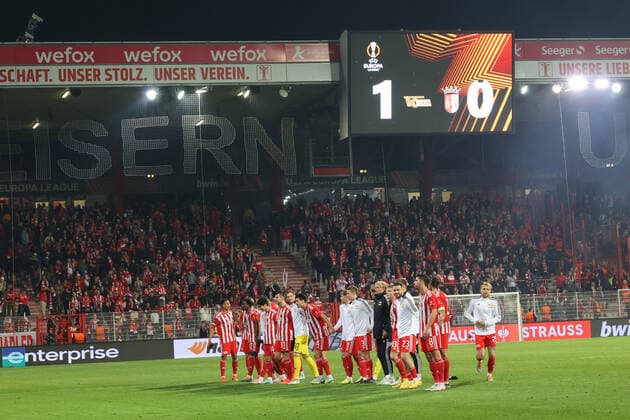 DEU, Europa League, 1.FC Union vs. SC Braga, 27.10.2022, Stadion Alte Foersterei, Berlin, DEU, Europa League, 1.FC Union vs. SC Braga, im Bild: Unioner-Spielerkreis DFL - regulations prohibit any use of Photographs as image sequences and or quasi-video Foto: Juergen Engler nordphoto GmbH