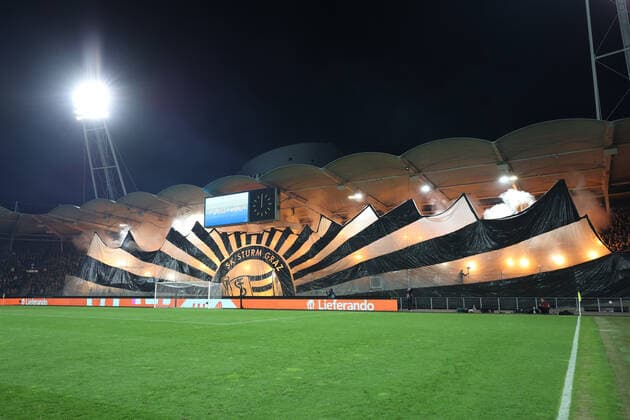 Sport Bilder des Tages SOCCER - UEFA EL, Sturm vs Feyenoord GRAZ,AUSTRIA,27.OCT.22 - SOCCER - UEFA Europa League, group stage, SK Sturm Graz vs Feyenoord Rotterdam. Image shows choreography Fans (Sturm).  GEPAxpictures xChrisxBauer