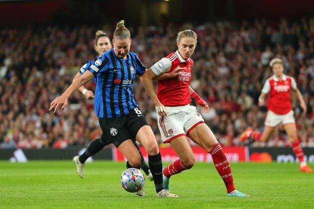 27th October 2022; Emirates Stadium, London, England; Womens Champions League football, Arsenal versus Zurich; Julia Stierli of Zurich gets to the ball before Vivianne Miedema of Arsenal  ActionPlus12441224 KatiexChan