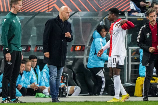 UEFA Europa League: SK Sturm Graz v Feyenoord Graz - Feyenoord coach Arne Slot, Javairo Dilrosun of Feyenoord during the match between SK Sturm Graz v Feyenoord at Stadion Graz-Liebenau on 27 October 2022 in Graz, Austria. Copyright: xTomxBodex
