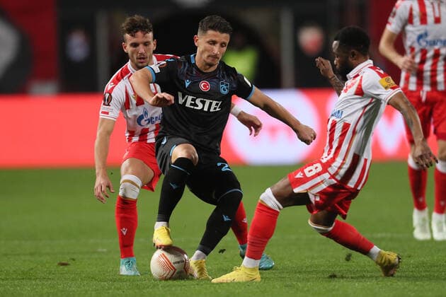 CRVENA ZVEZDA vs TRABZONSPOR ENIS BARDHI vs GUELOR KANGA football Crvena zvezda against Trabzonspor UEFA Europa league, Rajko Mitic stadium, Belgrade, 27.10.2022 Foto: FOOTBALL, UEFA EUROPA LEAGUE, CRVENA ZVEZDA, RED STAR, TRABZONSPOR Belgrade Rajko Mitic stadium Serbia Copyright: xMarkoxMetlas xMNxPressx