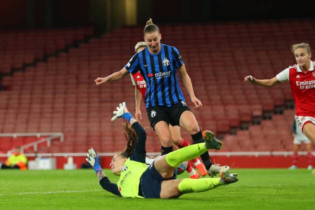 27th October 2022; Emirates Stadium, London, England; Womens Champions League football, Arsenal versus Zurich; goalkeeper Lourdes Romero of Zurich dives low for a cross and misses but is saved by team mate Julia Stierli who clears.  ActionPlus12441247 KatiexChan