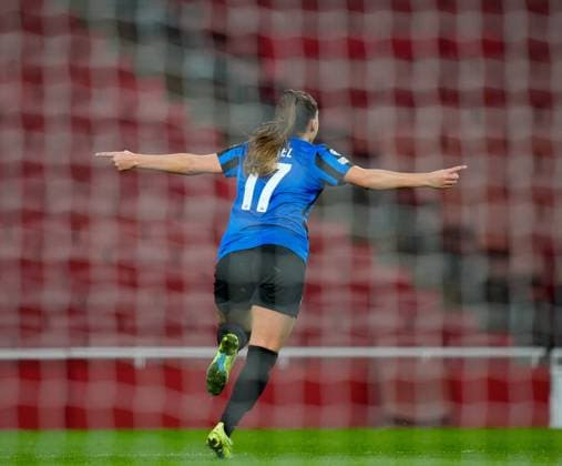 London, England, October 27th 2022: Seraina Piubel (17 FC Zurich) celebrates after scoring her team s first goal during the UEFA Womens Champions League football match between Arsenal and FC Zurich at the Emirates Stadium in London, England. (James Whitehead SPP) Copyright: xJamesxWhiteheadx xSPPx spp-en-JaWhSp-ARSvZUR124