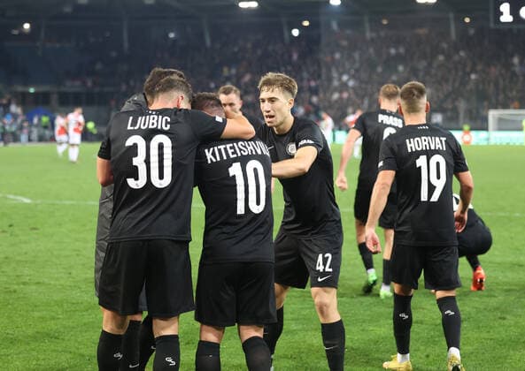 SOCCER - UEFA EL, Sturm vs Feyenoord GRAZ,AUSTRIA,27.OCT.22 - SOCCER - UEFA Europa League, group stage, SK Sturm Graz vs Feyenoord Rotterdam. Image shows the rejocing of Sturm.  GEPAxpictures xChrisxBauer