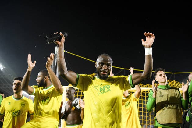 Joie des joueurs du FC Nantes en fin de match autour de Ingatius Ganago (Nantes) FOOTBALL : FC NANTES vs QARABAH FK - Ligue Europa - J5 - 27 10 2022 JBAutissier Panoramic 