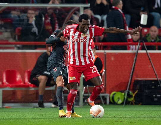 Fussball, Herren, Saison 2022 2023, Europa League (Gruppenphase, Gruppe D, 5. Spieltag), 1. FC Union Berlin - SC Braga, v. l. Ricardo Horta (SC Braga), Sheraldo Becker (1. FC Union Berlin), 27.10. 2022, Copyright: xSebastianxRäppold MatthiasxKochx