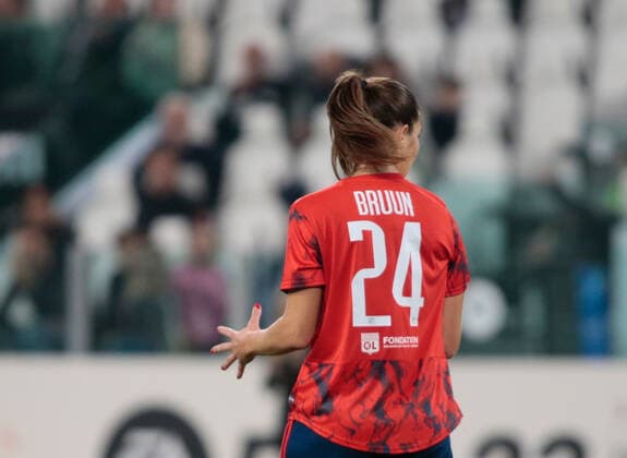 October 27, 2022, Turin, Italy: Signe Bruun of Olympique Lyonnais during the UEFA WomenÃ¢â‚¬â ¢s Champions League Group C, football match between Juventus Women and Olympique Lyonnais on 27 October 2022 at Allianz Stadium,Turin, Italy. Photo . UEFA Champions League Women football match - Juventus Women vs Olympique Lyonnais, Turin, Italy  - ZUMAl164 20221027_zsa_l164_351 Copyright: xNderimxKacelix