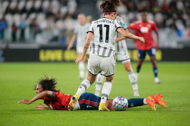 October 27, 2022, Turin, Italy: Barbara Bonansea of Juventus Women and Wendie Renard of Olympique Lyonnais during the UEFA WomenÃ¢â‚¬â ¢s Champions League Group C, football match between Juventus Women and Olympique Lyonnais on 27 October 2022 at Allianz Stadium,Turin, Italy. Photo . UEFA Champions League Women football match - Juventus Women vs Olympique Lyonnais, Turin, Italy  - ZUMAl164 20221027_zsa_l164_395 Copyright: xNderimxKacelix