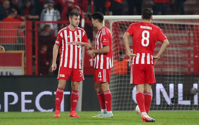 Robin Knoche, Diego Leite redend, Rani Khedira Fußball Fussball UEL UEFA Europa League Herren Saison 2022 2023 27.10.2022 1.FC Union Berlin FCU vs. SC Sporting Braga DFL regulations prohibit any use of photographs as image sequences and or quasi-video.