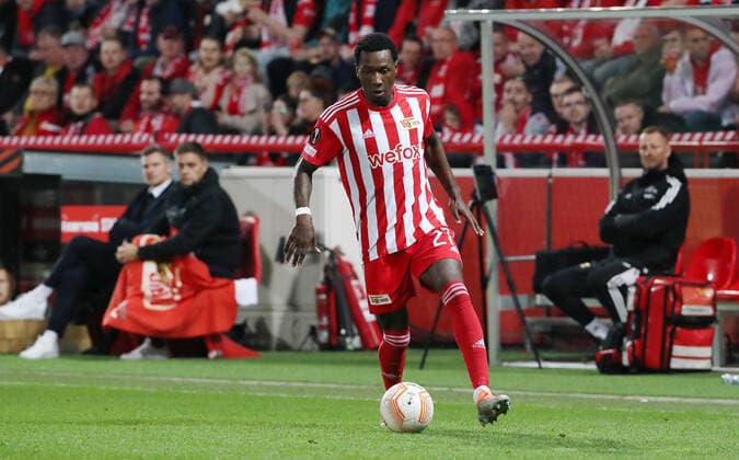 Sheraldo Becker, dahinter Sportdirektor Manager Geschäftsführer Oliver Ruhnert Fußball Fussball UEL UEFA Europa League Herren Saison 2022 2023 27.10.2022 1.FC Union Berlin FCU vs. SC Sporting Braga DFL regulations prohibit any use of photographs as image sequences and or quasi-video.