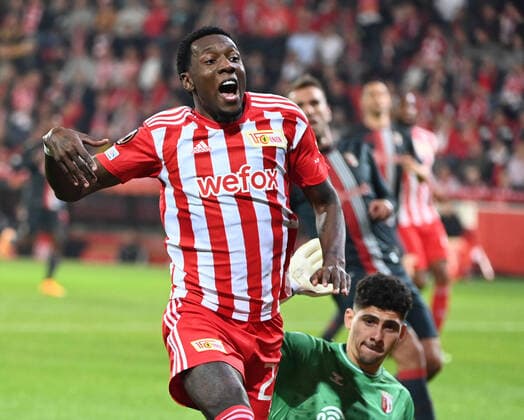 Fussball, Herren, Saison 2022 2023, Europa League (Gruppe D, 5. Spieltag) 1. FC Union Berlin - SC Sporting Braga (1:0), v. l. Sheraldo Becker (1. FC Union), Torwart Matheus (SC Sporting Braga), 27.10. 2022, Copyright: xMatthiasxKochx