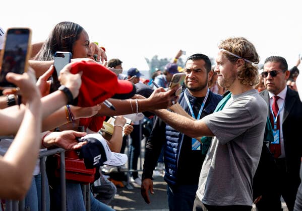 5 Sebastian Vettel (DEU, Aston Martin Aramco Cognizant F1 Team), F1 Grand Prix of Mexico at Autodromo Hermanos Rodriguez on October 28, 2022 in Mexico City, Mexico. (Photo by HOCH ZWEI) Mexico City Mexico