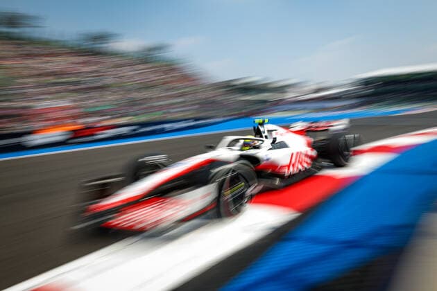 47 SCHUMACHER Mick (ger), Haas F1 Team VF-22 Ferrari, action during the Formula 1 Grand Premio de la Ciudad de Mexico 2022, Mexican Grand Prix 2022, 20th round of the 2022 FIA Formula One World Championship, WM, Weltmeisterschaft from October 28 to 30, 2022 on the Autodromo Hermanos Rodriguez, in Mexico City, Mexico - F1 - MEXICO CITY GRAND PRIX 2022 DPPI Panoramic  20221028_GOOD9432