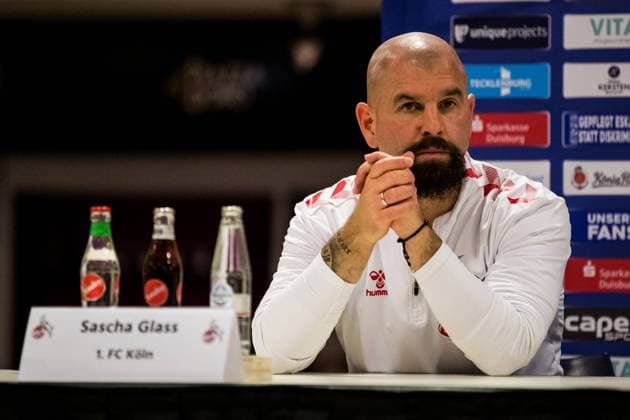 FLYERALARM Frauen Fussball Bundesliga, MSV Duisburg - 1. FC Koeln; 28.10.2022 Sascha Glass (Trainer 1. FC Koeln) in der Pressekonferenz FLYERALARM Frauen Fussball Bundesliga, MSV Duisburg - 1. FC Koeln, Duisburg, schainsland reisen Arena DFL REGULATIONS PROHIBIT ANY USE OF PHOTOGRAPHS AS IMAGE SEQUENCES AND OR QUASI-VIDEO. Copyright: xBEAUTIFULxSPORTS Wunderlx