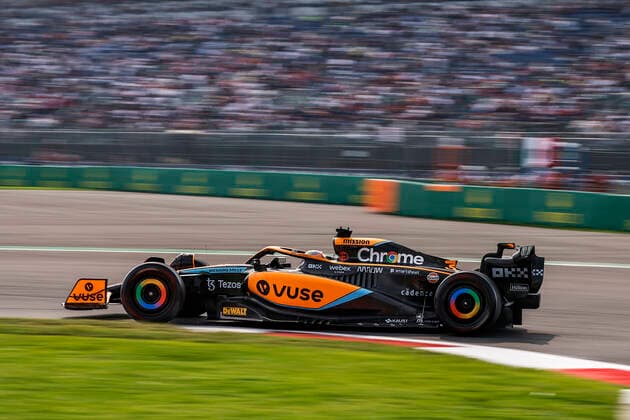 03 RICCIARDO Daniel (aus), McLaren F1 Team MCL36, action during the Formula 1 Grand Premio de la Ciudad de Mexico 2022, Mexican Grand Prix 2022, 20th round of the 2022 FIA Formula One World Championship, WM, Weltmeisterschaft from October 28 to 30, 2022 on the Autodromo Hermanos Rodriguez, in Mexico City, Mexico - F1 - MEXICO CITY GRAND PRIX 2022 DPPI Panoramic  00122045__R5_1014