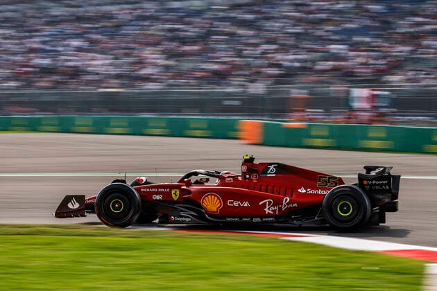 55 SAINZ Carlos (spa), Scuderia Ferrari F1-75, action during the Formula 1 Grand Premio de la Ciudad de Mexico 2022, Mexican Grand Prix 2022, 20th round of the 2022 FIA Formula One World Championship, WM, Weltmeisterschaft from October 28 to 30, 2022 on the Autodromo Hermanos Rodriguez, in Mexico City, Mexico - F1 - MEXICO CITY GRAND PRIX 2022 DPPI Panoramic  00122045__R5_1027