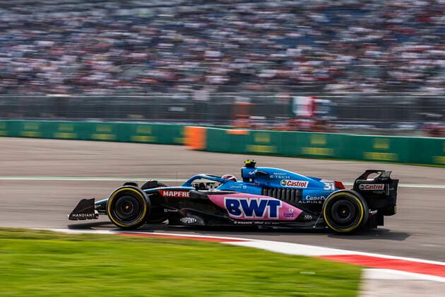 31 OCON Esteban (fra), Alpine F1 Team A522, action during the Formula 1 Grand Premio de la Ciudad de Mexico 2022, Mexican Grand Prix 2022, 20th round of the 2022 FIA Formula One World Championship, WM, Weltmeisterschaft from October 28 to 30, 2022 on the Autodromo Hermanos Rodriguez, in Mexico City, Mexico - F1 - MEXICO CITY GRAND PRIX 2022 DPPI Panoramic  00122045__R5_1028
