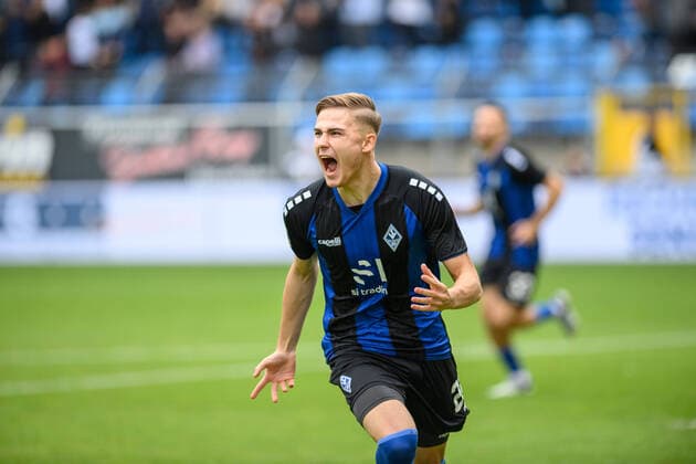 Sport Themen der Woche KW43 Sport Bilder des Tages Mannheims Marten Winkler jubelt nach seinem Tor zum 1:0; SV Waldhof Mannheim 07 - SG Dynamo Dresden; Fußball; 3. Liga; Saison 2022 2023; 14. Spieltag; Carl-Benz-Stadion; Mannheim; 29. Oktober 2022; *** Mannheims Marten Winkler cheers after his goal to 1 0 SV Waldhof Mannheim 07 SG Dynamo Dresden Fußball 3 Liga Saison 2022 2023 14 Spieltag Carl Benz Stadion Mannheim 29 October 2022