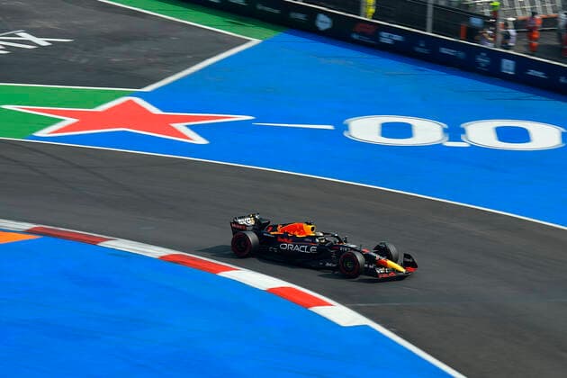 Max Verstappen of the Netherlands Pole position qualifier during qualifying ahead of the F1 Formula 1 Grand Prix of Mexico 2022, at Autodromo Hermanos Rodriguez, on October 29, 2022.  Copyright: xMexSportx _RMC2476