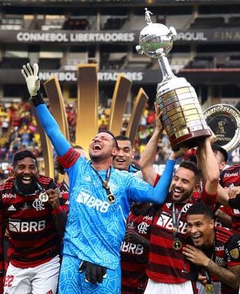 Sport Themen der Woche KW43 Sport Bilder des Tages FBL-FINAL LIBERTADORES - FLAMENGO - PARANAENSE Guayaquil, sabado 29 de octubre del 2022 Desde el estadio Banco Pichincha los equipos brasilenos Flamengo y Paranaense se enfrentan en la final de la Copa Libertadores, Conmebol 2022 Fotos:CÃ sar Munoz API Guayaquil Guayas Ecuador *** FBL LIBERTADORES FLAMENGO PARANAENSE FINAL Guayaquil, Saturday, October 29, 2022 From the Banco Pichincha stadium, the Brazilian teams Flamengo and Paranaense face each other in the final of the Copa Libertadores, Conmebol 2022 Photos CÃ sar Munoz API Guayaquil Guayas Ecuador Copyright: xCÃ sarxMunozx