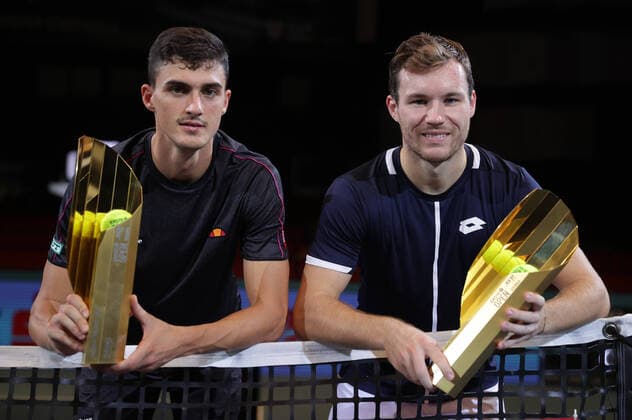 Bilder des Jahres, Sport 10 Oktober Sport Themen der Woche KW43 Sport Bilder des Tages TENNIS - ATP, Tennis Herren Erste Bank Open VIENNA,AUSTRIA,30.OCT.22 - TENNIS - ATP World Tour, Erste Bank Open, final. Image shows Alexander Erler and Lucas Miedler (AUT). Keywords: trophy.  GEPAxpictures xWalterxLuger