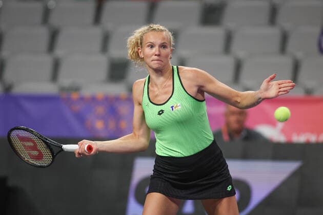 FORT WORTH, TX - OCTOBER 31: Katerina Siniakova (CZE) hits a forehand during the WTA, Tennis Damen Finals on October 31, 2022 at Dickies Arena in Fort Worth, TX. (Photo by George Walker Icon Sportswire) TENNIS: OCT 31 WTA Finals Icon221031018