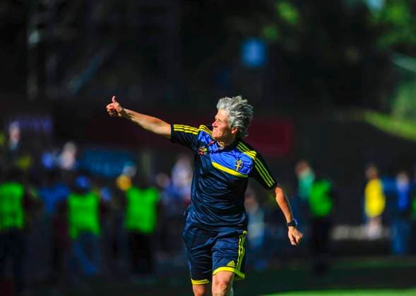 HALMSTAD 2013-07-21 Pia Sundhage tackar publiken efter söndagens kvartsfinal mellan Sverige och Island i dam-EM pa Örjans vall i Halmstad. HALMSTAD SVERIGE Fotboll x9204x