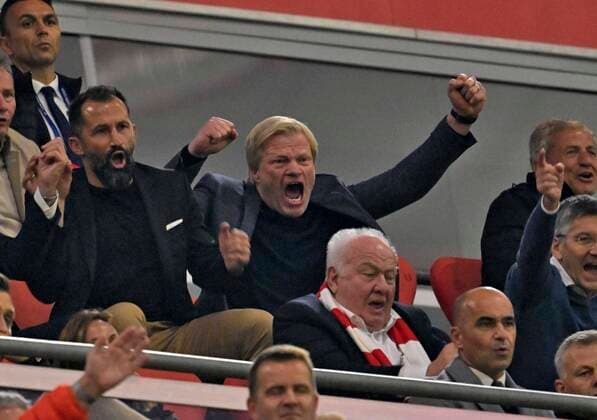Sport Themen der Woche KW44 Sport Bilder des Tages 01.11.2022, Fussball UEFA Championsleague 2022 2023: Vorrunde 6.Spieltag, FC Bayern München - Inter Mailand, in der Allianz-Arena München. Vorstandsmitglied Oliver Kahn (Bayern München) jubelt *** 01 11 2022, football UEFA Championsleague 2022 2023 preliminary round 6 matchday, FC Bayern Munich Inter Milan, at Allianz Arena Munich board member Oliver Kahn Bayern Munich cheers