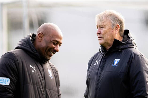221102 Head coach Age Hareide and assistant coach Jeffrey Aubynn during a training session with Malmö FF on November 2, 2022 in Malmö. Photo: Petter Arvidson BILDBYRAN kod PA PA0426 fotboll football soccer fotball uefa europa league träning practice training malmö ff bbeng Copyright: PETTERxARVIDSON BB221102PA027