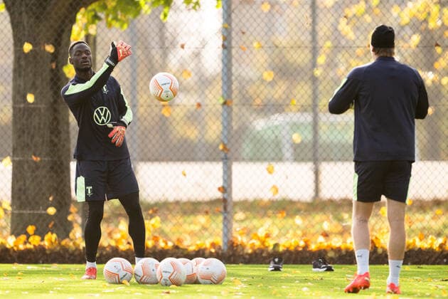 221102 Goalkeeper Ismael Diawara during a training session with Malmö FF on November 2, 2022 in Malmö. Photo: Petter Arvidson BILDBYRAN kod PA PA0426 fotboll football soccer fotball uefa europa league träning practice training malmö ff bbeng Copyright: PETTERxARVIDSON BB221102PA032