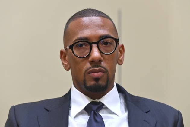 Jerome BOATENG im Verhandlungssaal. Einzelbild,angeschnittenes Einzelmotiv,Portraet,Portrait,Porträt. Berufungsverfahren. Strafverfahren gegen Jerome B. wegen des Verdachts der Koerrperverletzung (KaribikÂ’) am 02.11.2022 vor dem Oberlandesgericht Muenchen II, OLG Â