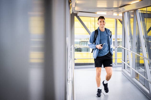 221102 Jonas Knudsen during the team travel from Malmö to Braga ahead of Europa League on November 2, 2022 in Malmö. Photo: Petter Arvidson BILDBYRAN kod PA PA0428 fotboll football soccer fotball uefa europa league resa travel malmö ff bbeng team travel Copyright: PETTERxARVIDSON BB221102PA073