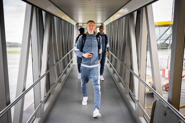 221102 Hugo Larsson during the team travel from Malmö to Braga ahead of Europa League on November 2, 2022 in Malmö. Photo: Petter Arvidson BILDBYRAN kod PA PA0428 fotboll football soccer fotball uefa europa league resa travel malmö ff bbeng team travel Copyright: PETTERxARVIDSON BB221102PA089