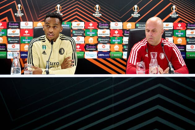 UEFA Europa League press conference, PK, Pressekonferenz and training of Feyenoord Rotterdam - Quinten Timber of Feyenoord, Feyenoord coach Arne Slot during the press conference and training of Feyenoord at Stadion Feijenoord De Kuip on 2 November 2022 in Rotterdam, Netherlands. Copyright: xTomxBodex