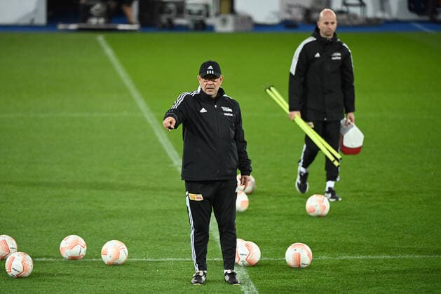 Fussball, Herren, Saison 2022 2023, Europa League, Royale Union Saint-Gilloise - 1. FC Union Berlin (Gruppenphase, Gruppe D, 6. Spieltag), Pressekonferenz und Training des 1. FC Union am Tag vor dem Spiel, v. l. Trainer Urs Fischer (1. FC Union), Leitender Physiotherapeut Sven Kuhlbrodt (1. FC Union), 02.11. 2022, Copyright: xMatthiasxKochx