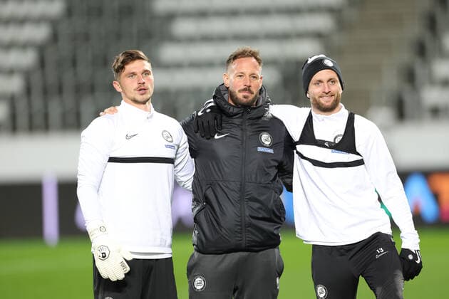 SOCCER - UEFA EL, Midtjylland vs Sturm HERNING,DENMARK,02.NOV.22 - SOCCER - UEFA Europa League, group stage, FC Midtjylland vs SK Sturm Graz, preview, training Sturm. Image shows Tobias Schuetzenauer, Martin Ehrenreich and Jakob Jantscher (Sturm).  GEPAxpictures xChrisxBauer