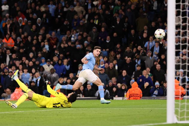 MANCHESTER, ENGLAND - NOVEMBER 02: Julian Alvarez of Manchester City scores to make it 2-1 during the UEFA Champions League group G match between Manchester City and Sevilla FC at Etihad Stadium on November 2, 2022 in Manchester, United Kingdom. SPO 