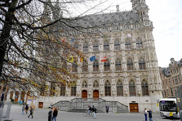 Fussball, Herren, Saison 2022 2023, Europa League (Gruppenphase, Gruppe D, 6. Spieltag), Royale Union Saint-Gilloise - 1. FC Union Berlin, am Vormittag des Spiels in der Innenstadt von Leuven, Rathaus, 03.11. 2022, Copyright: xMatthiasxKochx