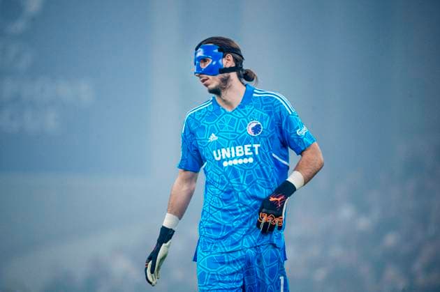 221102 Goalkeeper Kamil Grabara of FC Copenhagen during the UEFA Champions League football match between FC Copenhagen and Dortmund on November 2, 2022 in Copenhagen. Photo: Christian Örnberg BILDBYRAN COP 166 CO0241 fotboll football soccer fotball champions league fc copenhagen dortmund bbeng Copyright: CHRISTIANxÖRNBERG BB221102CO122