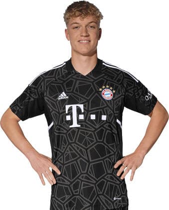 Fussball 1. Bundesliga Saison 2022 2023 29.08.2022 Fototermin FC Bayern Muenchen: Torwart Johannes Schenk