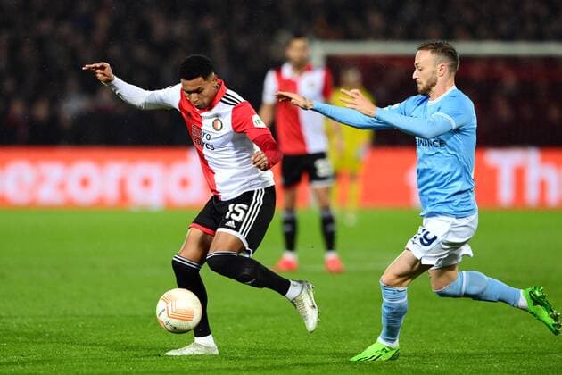 ROTTERDAM - (lr) Marcos Lopez of Feyenoord, Manuel Lazzari of Lazio Roma during the UEFA Europa League Group F match between Feyenoord and Lazio Roma at Feyenoord Stadion de Kuip on November 3, 2022 in Rotterdam, Netherlands. ANP OLAF KRAAK UEFA Europa League group F 2022 2023 xVIxANPxSportx xxANPxIVx