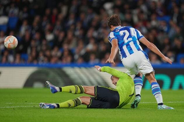 Mandatory Credit: Photo by Bagu Blanco Pressinphoto Shutterstock (13607020ao) Cristiano Ronaldo of Manchester United, ManU and Robin Le Normand of Real Sociedad Real Sociedad v Manchester United, UEFA Europa League, Group C, date 4. Football, Reale Arena Stadium, San Sebastian, Spain - 3 Nov 2022 Editorial use only Real Sociedad v Manchester United, UEFA Europa League, Group C, date 4. Football, Reale Arena Stadium, San Sebastian, Spain - 3 Nov 2022 Editorial use only Copyright: xBaguxBlanco Pressinphoto Shutterstockx 13607020ao