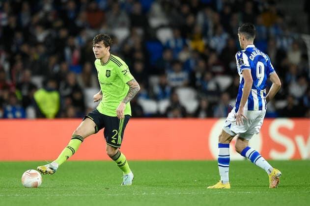 SAN SEBASTIAN, SPAIN - NOVEMBER 03: Victor Lindelof of Manchester United, ManU during the UEFA Europa League group E match between Real Sociedad and Manchester United at Reale Arena on November 3, 2022 in San Sebastian, Spain. SPO 