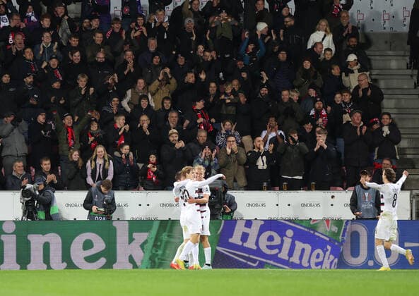 SOCCER - UEFA EL, Midtjylland vs Sturm HERNING,DENMARK,03.NOV.22 - SOCCER - UEFA Europa League, group stage, FC Midtjylland vs SK Sturm Graz. Image shows the rejoicing of Midtylland.  GEPAxpictures xChrisxBauer